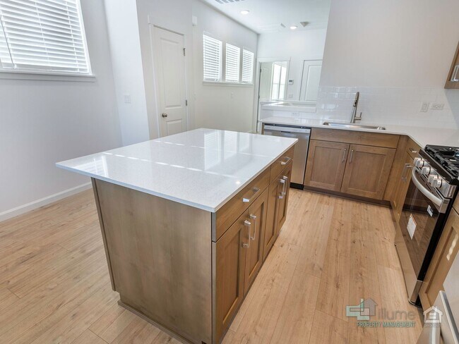 Building Photo - 3691 SW 209th Ave