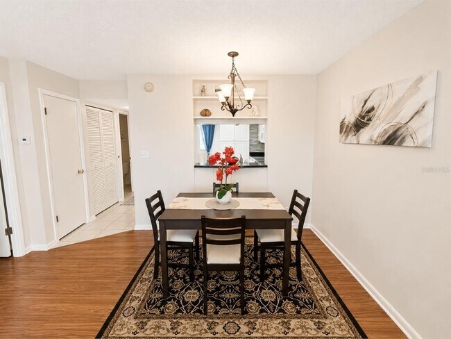 Building Photo - 2616 Cove Cay Dr