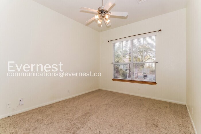 Building Photo - 709 W 35th St
