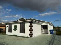 Building Photo - 19415 NW 33rd Ct