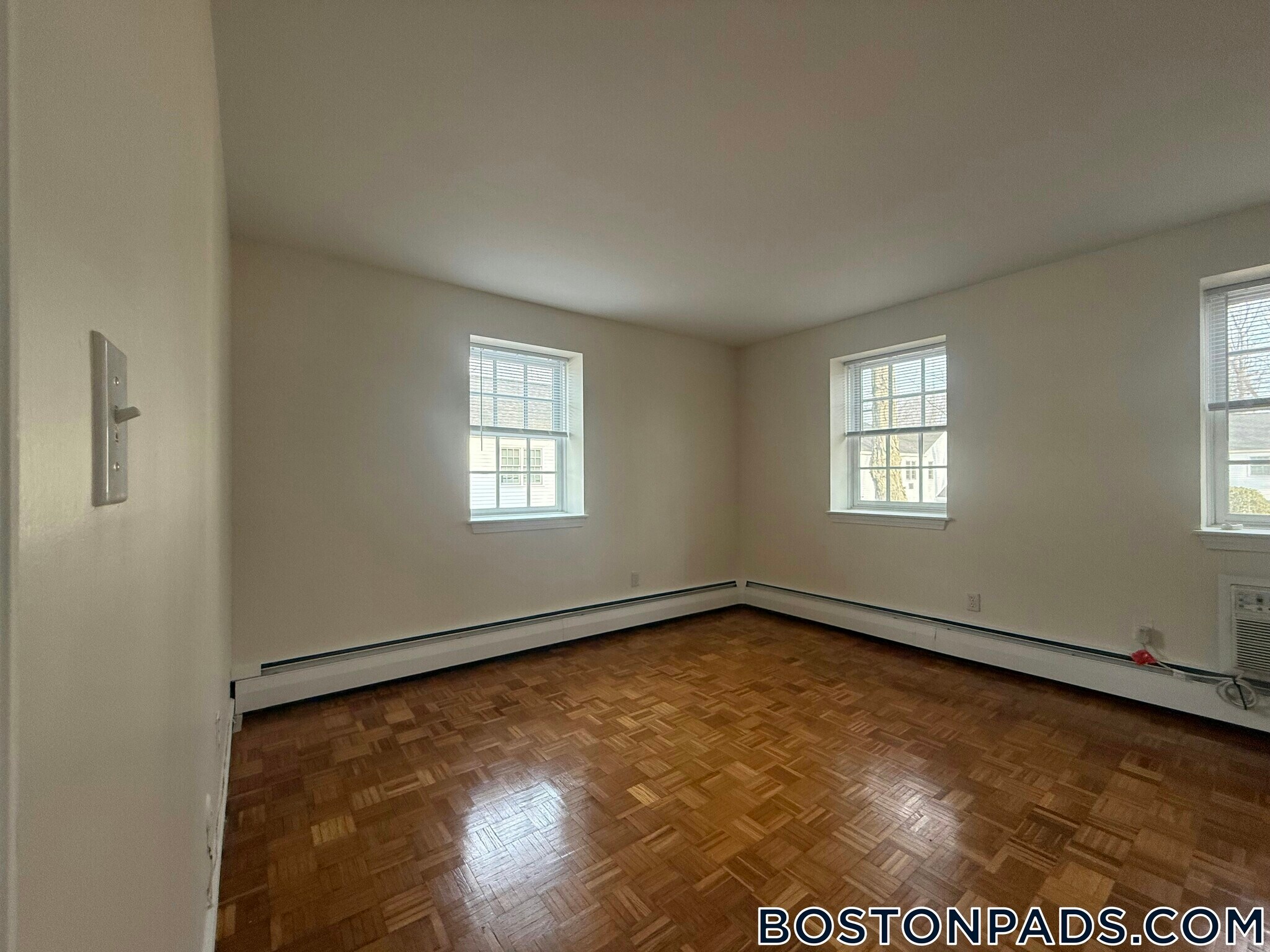 Building Photo - 36 Worthen Rd E