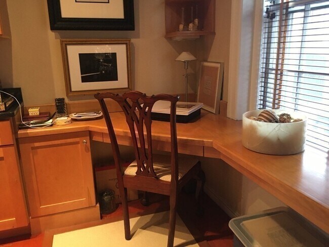 Building Photo - 92 Beacon St