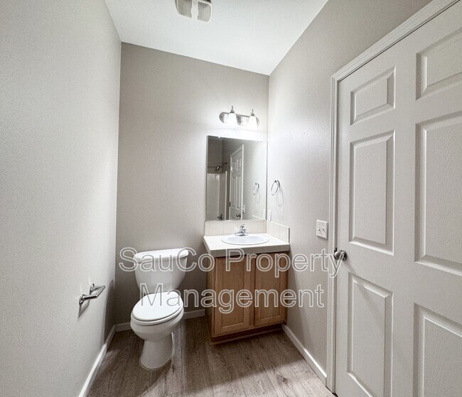 Building Photo - 3491 SE Pepperwood Way