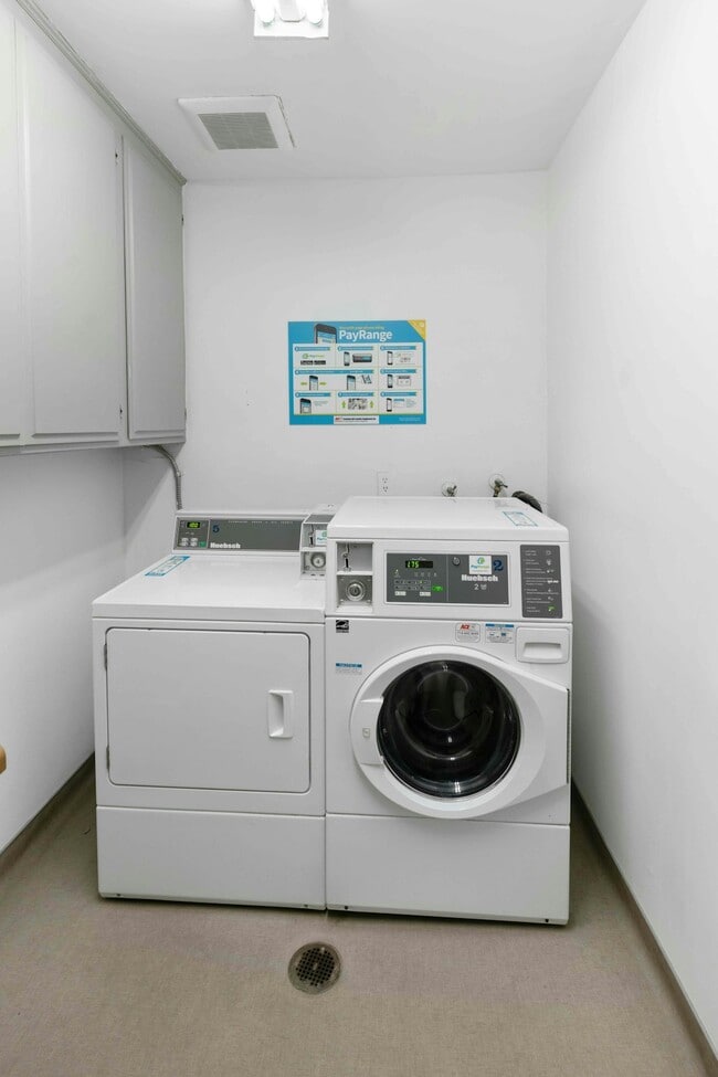 Building Photo - 8380 Waring Ave