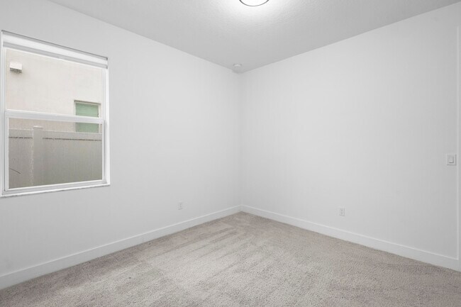 Building Photo - 10646 Hensley St