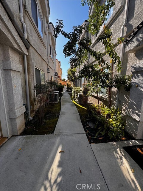 Building Photo - 22019 Hawaiian Ave
