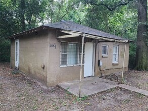Building Photo - 604 1/2 Morris Rd.