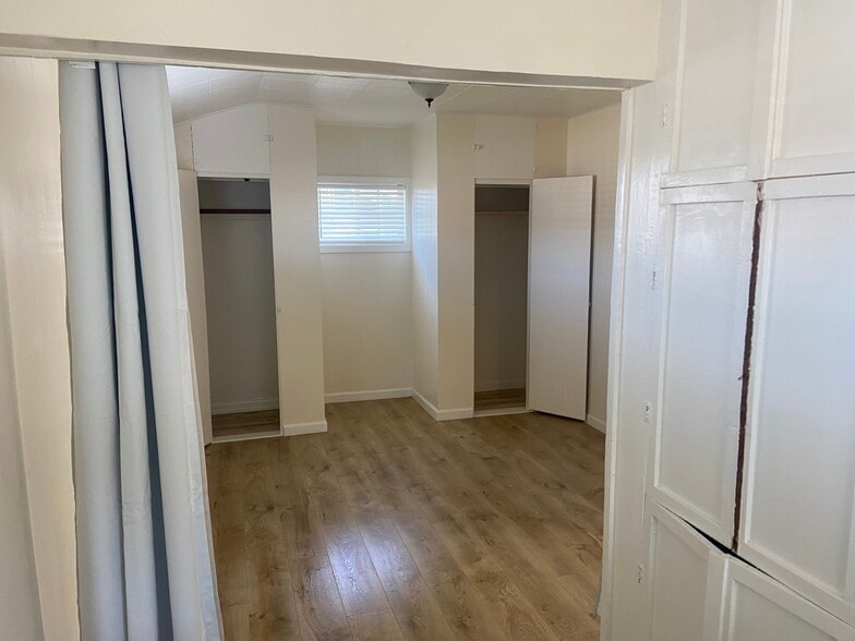 Building Photo - 1237 West Ave