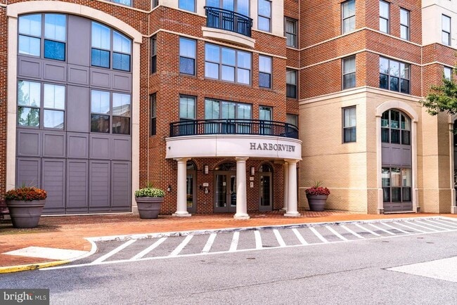 Building Photo - 485 Harbor Side St