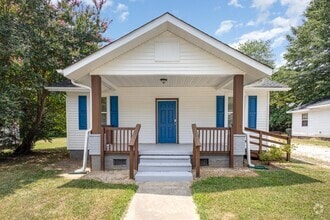 Building Photo - 105 S Elm St
