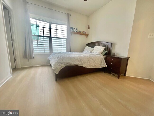 Building Photo - 23110 Mistflower Dr