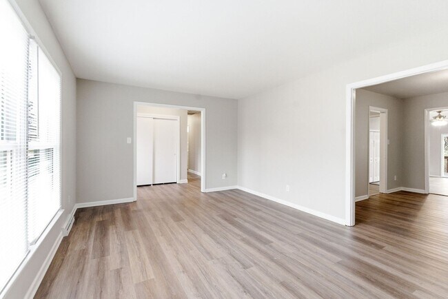 Building Photo - Beautiful, updated 3-bedroom, 2-bathroom brick ranch home in High Point with Fenced in yard