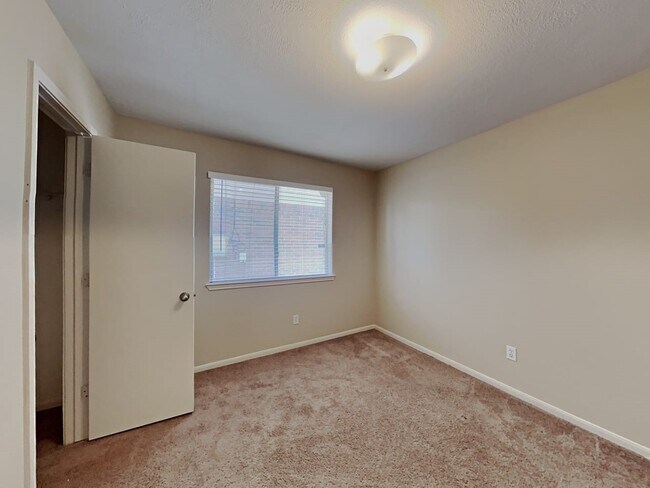 Building Photo - 18203 Gravenhurst Ln