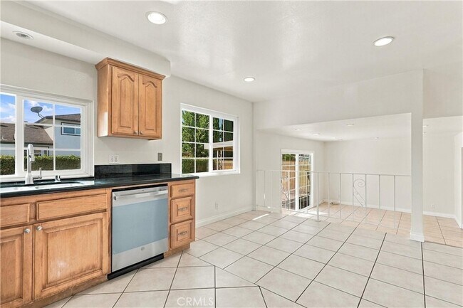Building Photo - 6912 Tahiti Dr