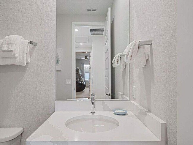 Building Photo - 7916 Draw St