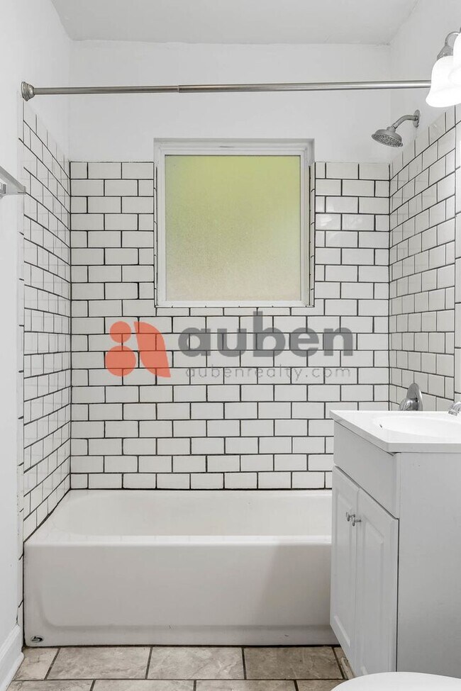 Building Photo - 3 Bedroom Home in St. Elmo! $350 off your ...