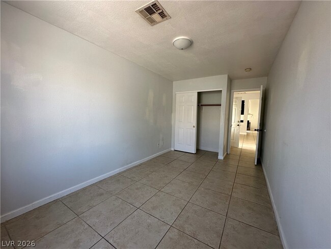 Building Photo - 8275 Cedar Leaf Dr