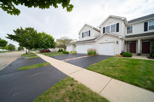 Building Photo - 1450 Prescott Dr