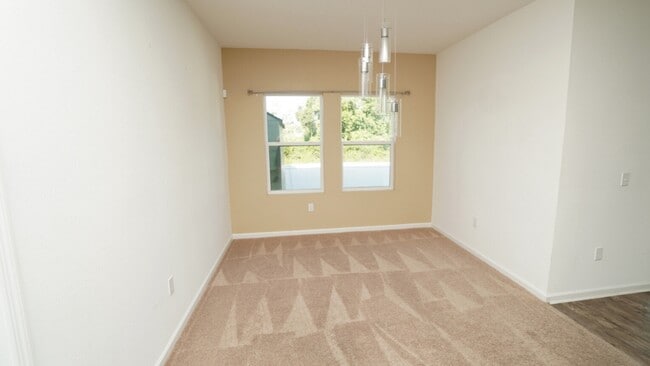 Building Photo - 16119 Florets Dr
