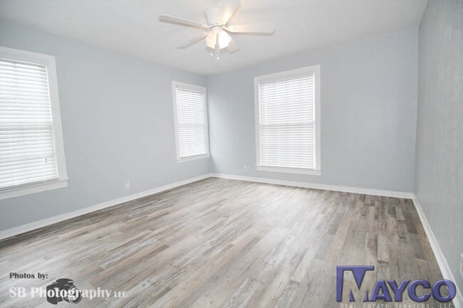 Building Photo - 3 bedroom 1.5 Bath house newly remodeled!