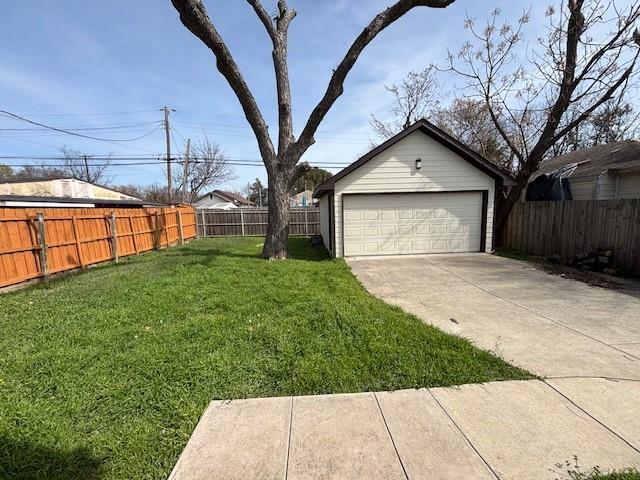 Building Photo - 704 S Clinton Ave