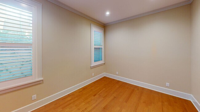 Building Photo - 244-248 B Ave