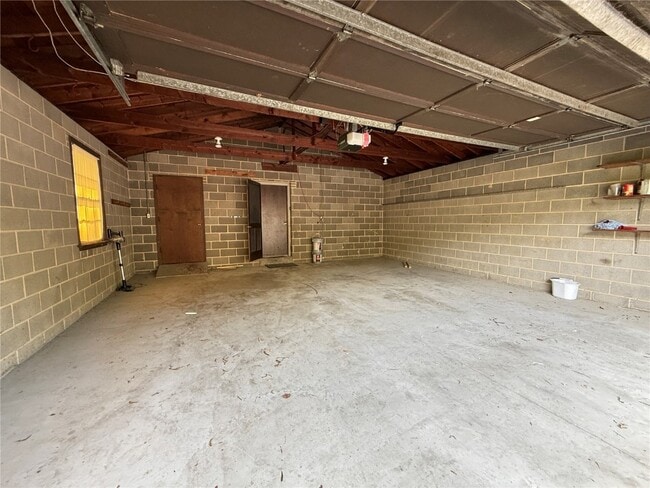 Building Photo - 1133 Westmoor Pl