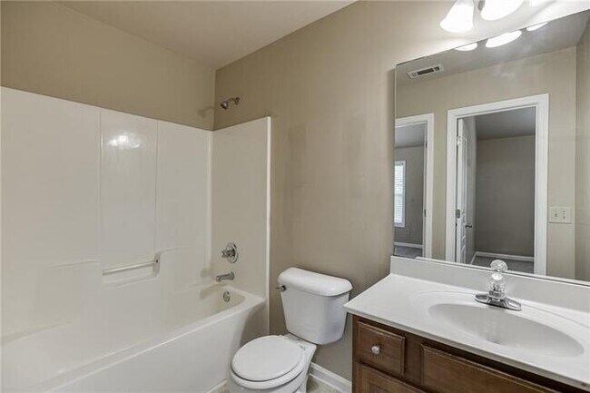 Building Photo - 314 Oakland Hills Way