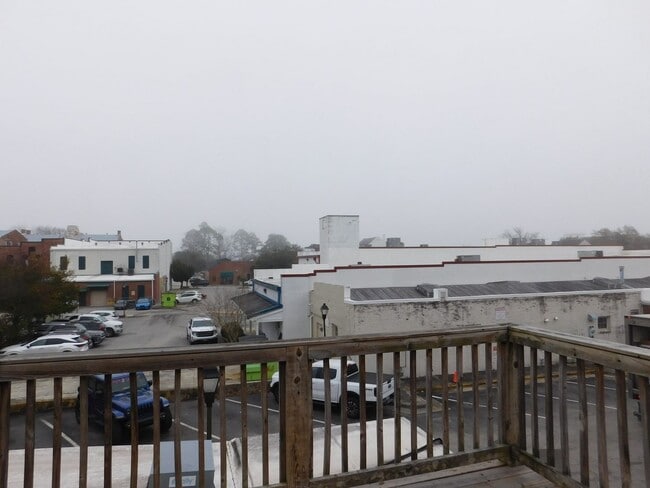 Building Photo - 216 Middle St