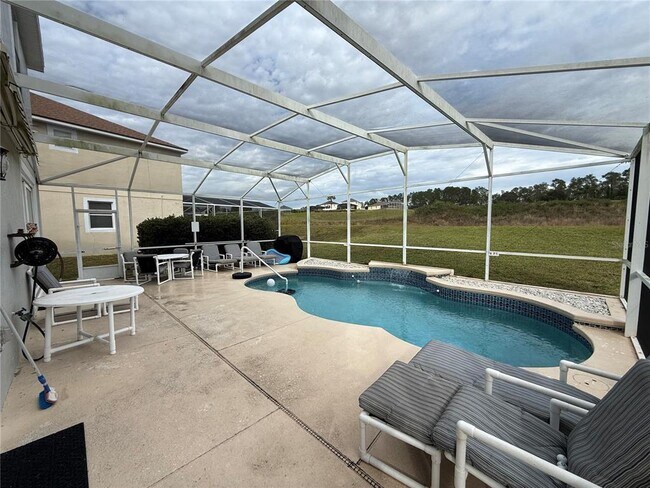 Building Photo - 332 Gleneagles Dr