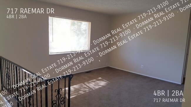 Building Photo - 717 Raemar Dr
