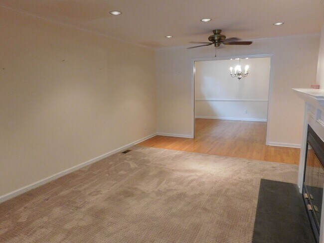 Building Photo - 914 Muirfield Pl