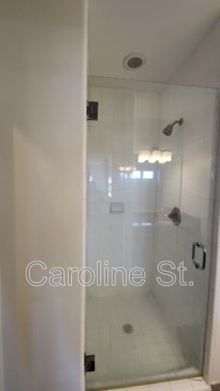 Building Photo - 1245 Caroline St NE