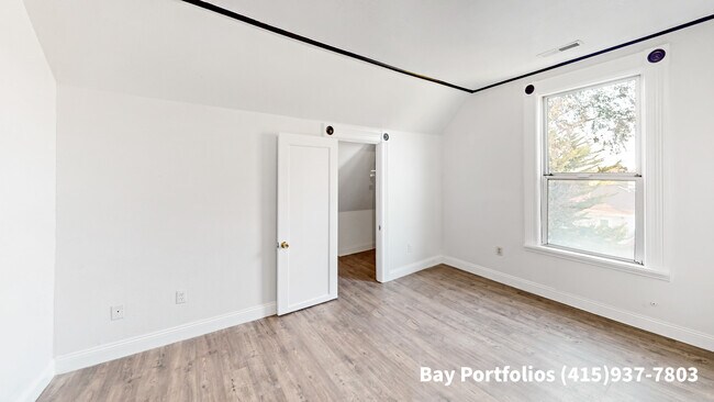 Building Photo - 1239 Haskell St