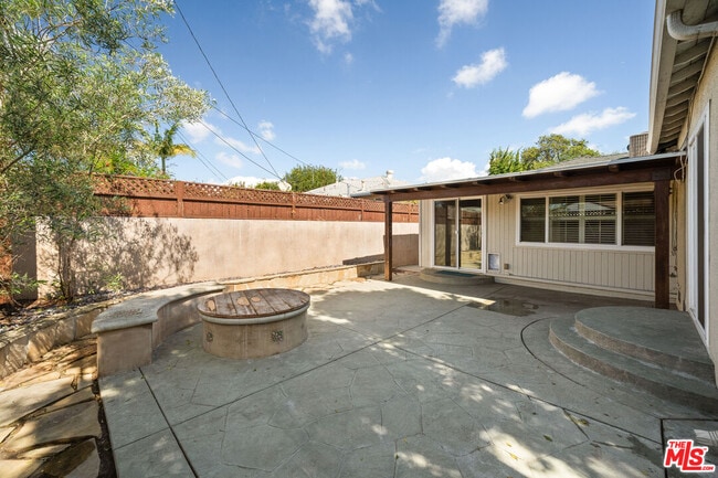 Building Photo - 5227 Etheldo Ave