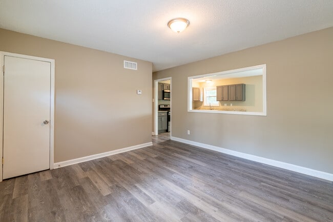 Building Photo - 2248 Colonial Hills Dr
