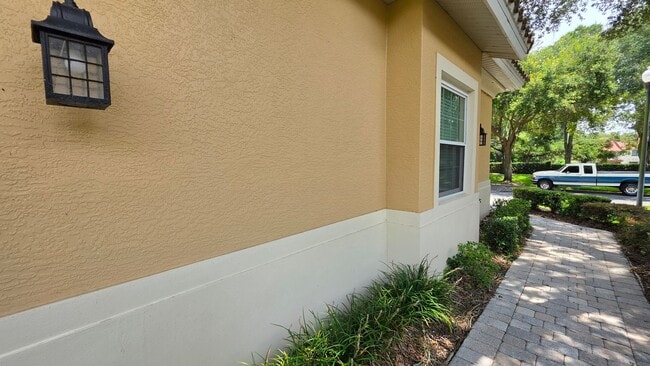 Building Photo - 33 Camino Real Blvd