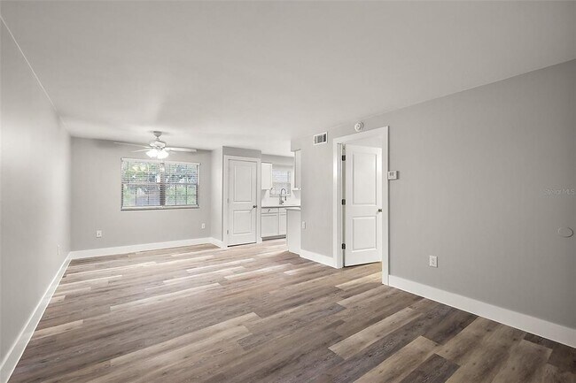 Building Photo - 420 S Palmetto St