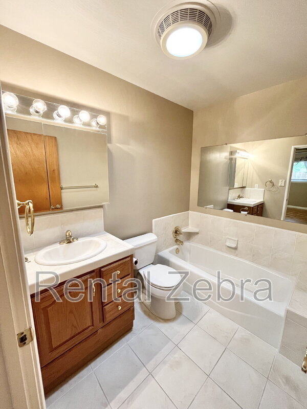 Building Photo - 2661 Hoover Ct