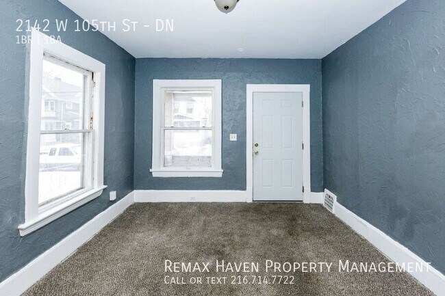 Building Photo - 2142 W 105th St
