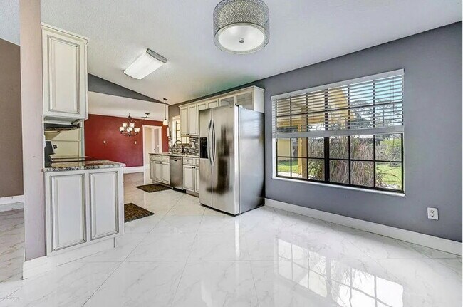 Building Photo - Remodeled Home Near Schools