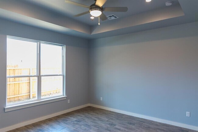Building Photo - 629 Remington Rd
