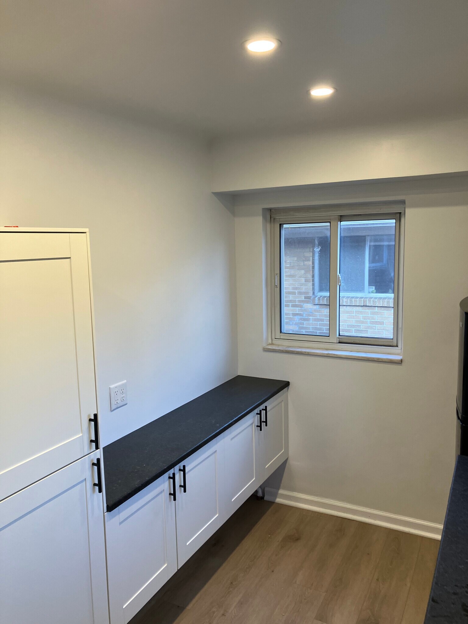 Building Photo - 3445 Beverly Dr