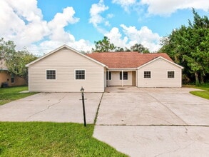Building Photo - EAST SIDE OF TOWN