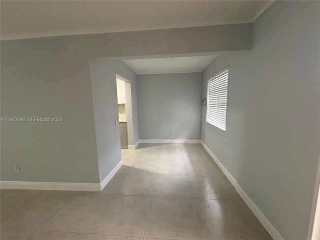 Building Photo - 3600 SW 32 Ave