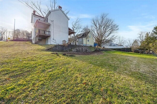 Building Photo - Beautiful 3 bedroom, 2 full bathroom home for rent in the Oakland area AVAILABLE NOW!