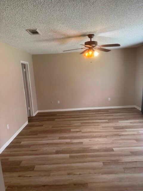 Building Photo - 6026 Coral Ridge Rd