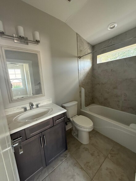 Building Photo - 5349 Ocean Village Dr