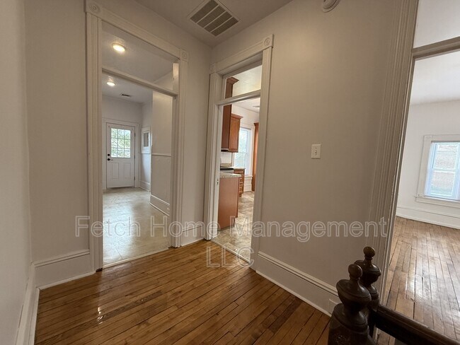 Building Photo - 125 E State St