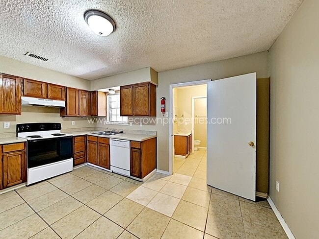 Building Photo - 648 S Rogers Rd
